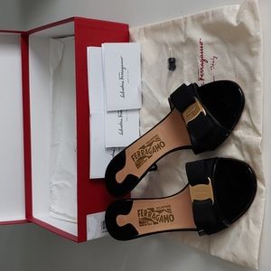 2014 Salvatore Ferragamo "Nero" Black Patent Kitten Heel Slides. Size 6.5 B